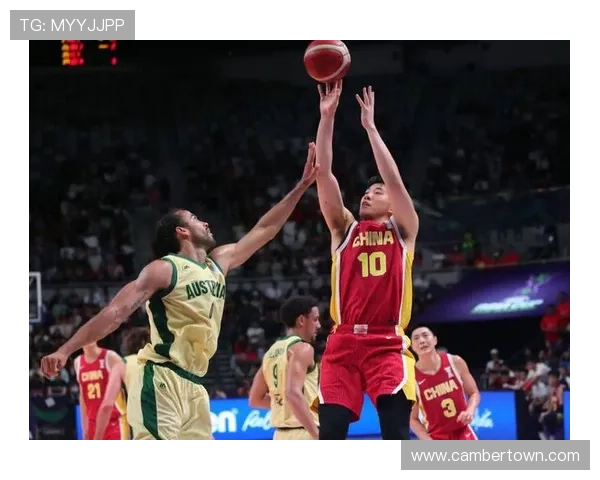 王俊杰第四战强势爆发连过多人篮下强攻硬抗围堵上演精彩瞬间