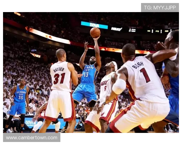 哈登首节表现抢眼送出8助攻3分3篮板助力球队攻防转换